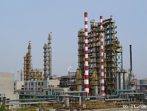 宏源化工厂为重点岗位操作人员配防爆手机