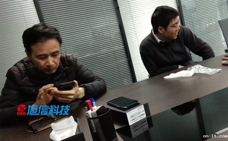 01-客户使用防爆手机.jpg