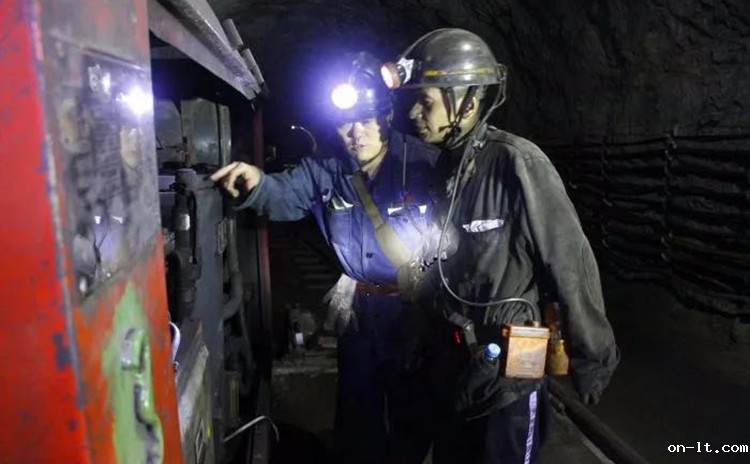 煤矿井下.jpg 煤矿井下.jpg